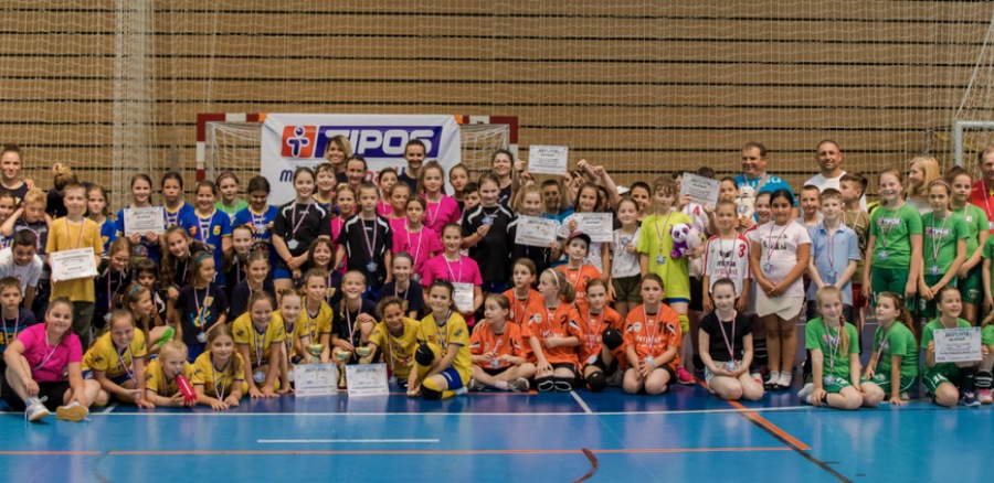 Felső ági döntőn pattogott a labda