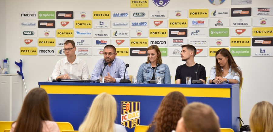 “Szimpatikus újonccá válni…” - szezon kezdeti sajtótájékoztató