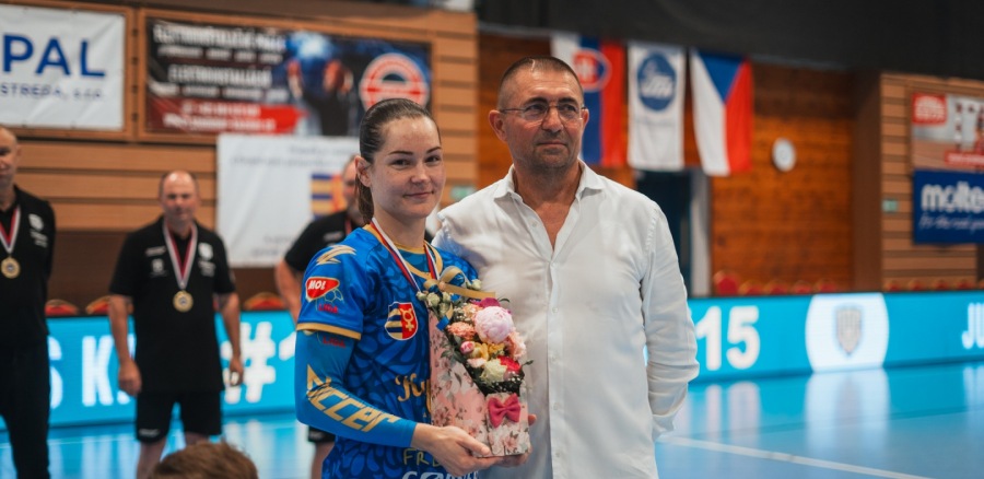 Az ünneplés mellett a búcsúzás is helyet kapott