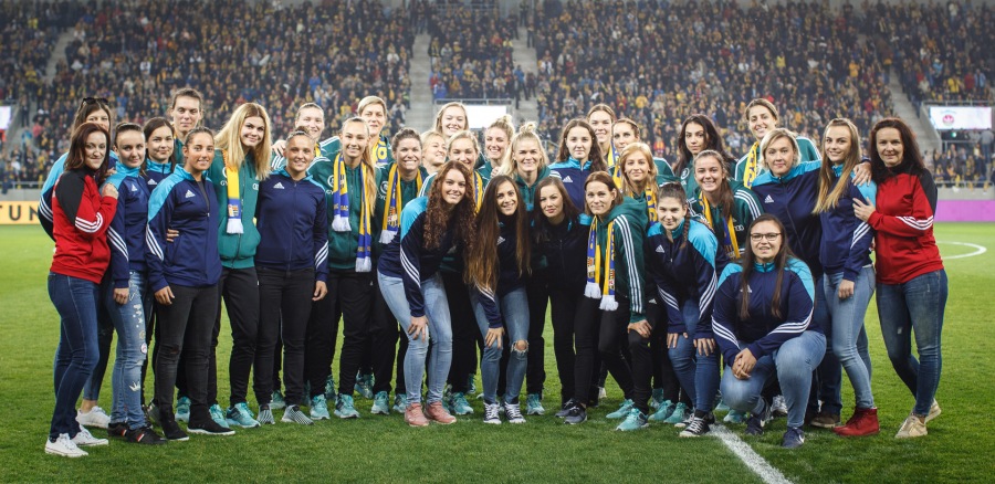 Találkozhattunk példaképeinkkel - közös kép a Győri Audi ETO KC csapatával