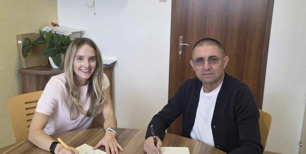 Farkas Júlia a HC DAC csapatánál folytatja