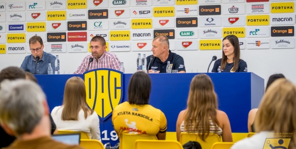 „Az is győzelemnek számít, ha jókedv uralkodik az öltözőben” – szezonindító sajtótájékoztató