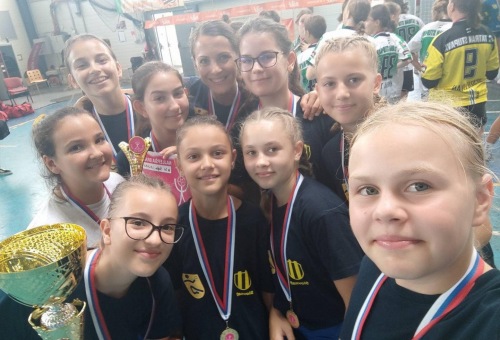 Veretlenül három aranyérem - Stomfai torna mérleg