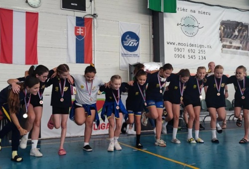 Veretlenül három aranyérem - Stomfai torna mérleg