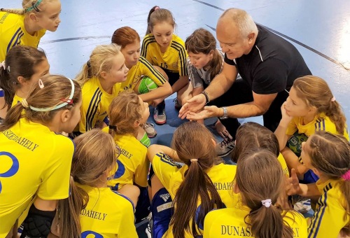 U10-es lányaink sikeres és mozgalmas szezont zártak – Mészáros Ildikó edző értékel