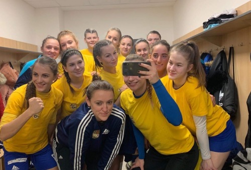 Lehetőséget kaptak a fiatalok – felkészülési tornán a felnőtt csapat 