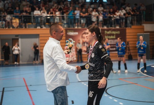 Az ünneplés mellett a búcsúzás is helyet kapott