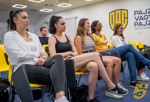 „Az is győzelemnek számít, ha jókedv uralkodik az öltözőben” – szezonindító sajtótájékoztató