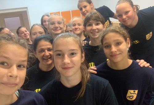 Sárga-kék meccsdömping