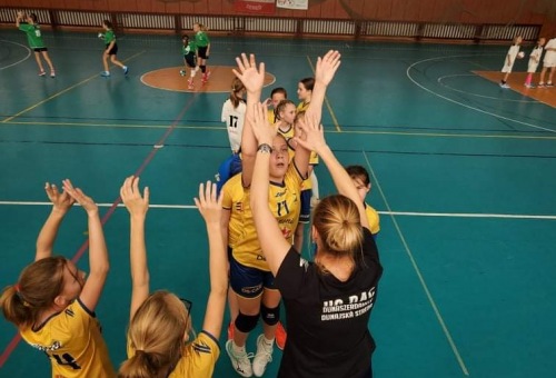 Sárga-kék meccsdömping