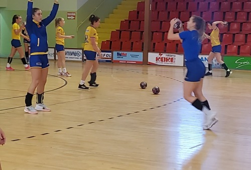 Sárga-kék meccsdömping