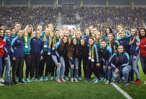 Találkozhattunk példaképeinkkel - közös kép a Győri Audi ETO KC csapatával