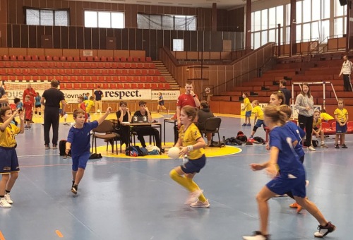A legkisebbek is belekóstoltak a kézilabda örömeibe